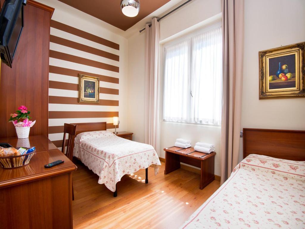 Hotel San Giorgio Tavazzano Buitenkant foto